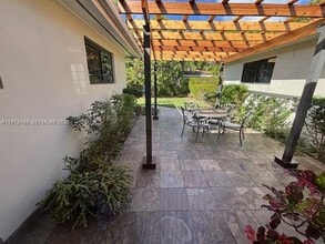 3400 S Le Jeune Rd in Miami, FL - Building Photo - Building Photo