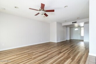 6013 W Zoe Ella Way in Glendale, AZ - Building Photo - Building Photo