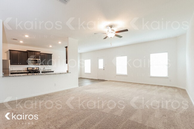 938 Shady Brk in New Braunfels, TX - Building Photo - Building Photo