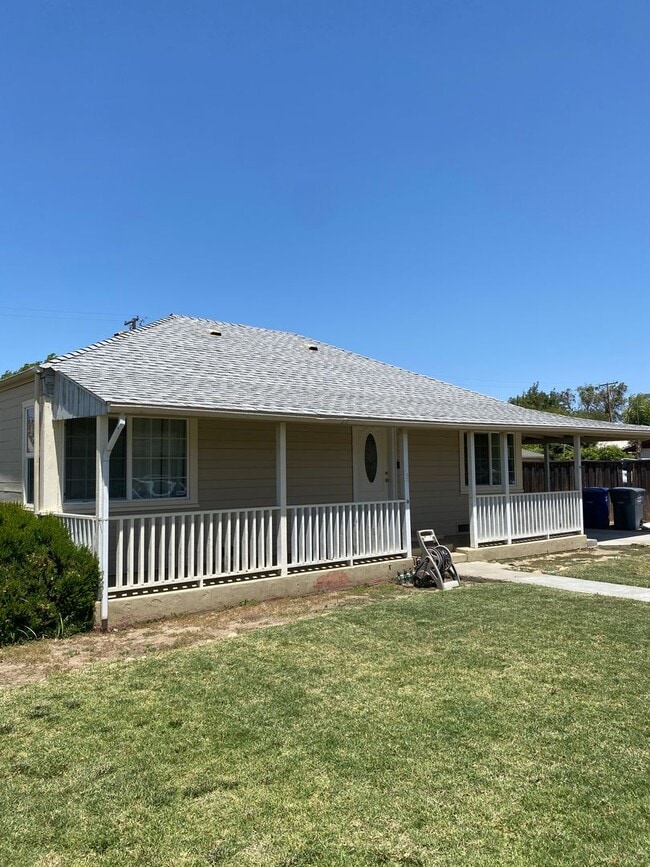 640 Jefferson Ave in Los Banos, CA - Building Photo - Building Photo