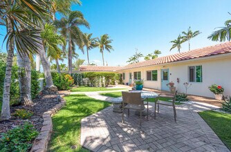 11 Tropical Dr in Boynton Beach, FL - Building Photo - Building Photo