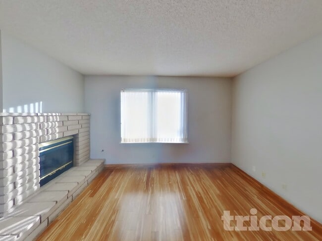 709 Honeybee Ct in Henderson, NV - Building Photo - Building Photo