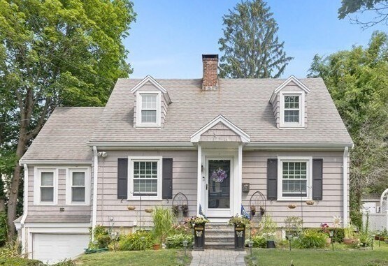 7 Ponkapoag Way in Canton, MA - Building Photo