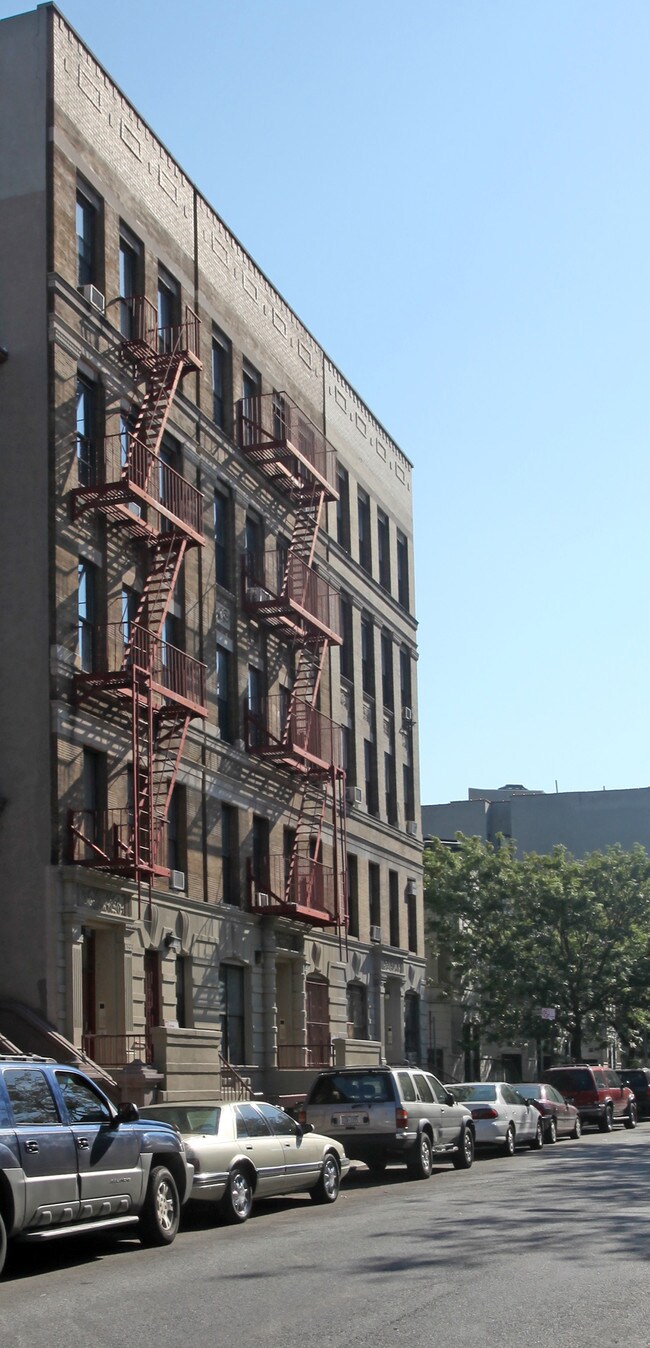 69 W 118th St in New York, NY - Building Photo - Building Photo