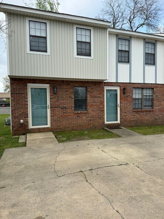 1121 Magnolia St SE-Unit -1121 Magnolia St Se Apt 1 in Decatur, AL - Building Photo
