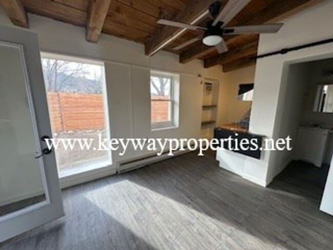 property at 8 Whittier Pl SE