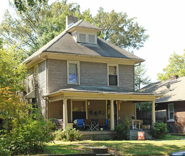 2161 Monroe Ave in Memphis, TN - Foto de edificio - Building Photo
