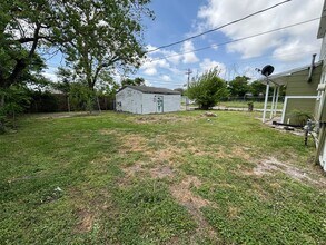 1137 1st Ave N in Texas City, TX - Building Photo - Building Photo