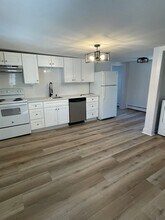 16-20 Elm St in Simsbury, CT - Foto de edificio - Building Photo