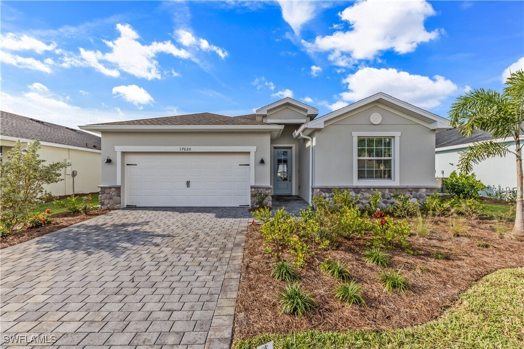 17620 Winding Wood Ln in Punta Gorda, FL - Building Photo