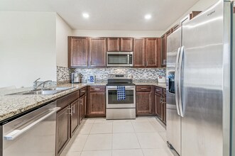 1398 Crescent Hoop Wy in Wesley Chapel, FL - Foto de edificio - Building Photo
