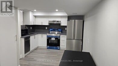 508 Boyd Ln in Milton, ON - Building Photo - Building Photo