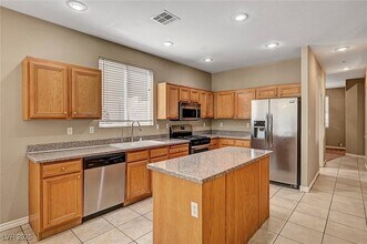 1332 Dream Valley St in Henderson, NV - Building Photo - Building Photo