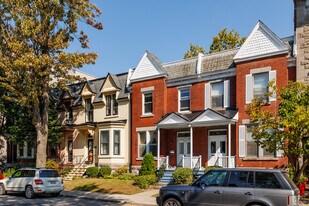 387 Clarke Av in Westmount, QC - Building Photo