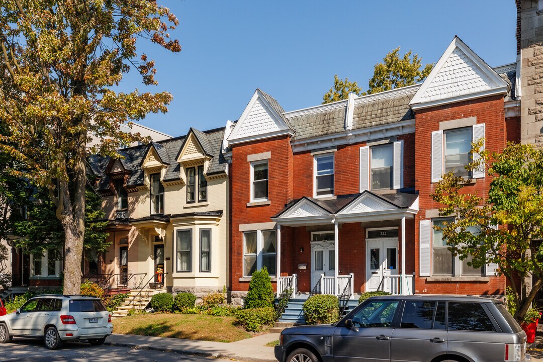 387 Clarke Av in Westmount, QC - Building Photo