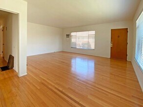 215 S Baldwin Ave in Arcadia, CA - Building Photo - Building Photo