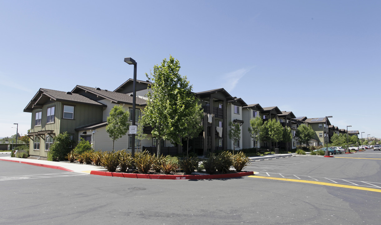 Cottonwood Creek Apartments in Suisun City, CA - Building Photo