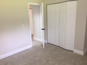 1292 SW Bellevue Ave in Port St. Lucie, FL - Building Photo - Building Photo