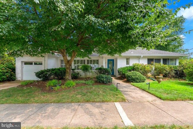 property at 2395 N Quincy St