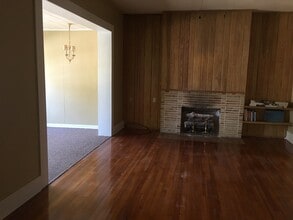 241 NE Tuscawilla Ave in Ocala, FL - Building Photo - Building Photo