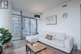 105-105 The Queensway in Toronto, ON - Building Photo - Building Photo