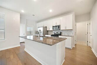 2500 Forest Creek Dr in Round Rock, TX - Building Photo - Building Photo