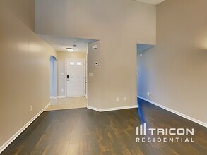 1026 Summit Hills Dr in Charlotte, NC - Building Photo - Building Photo