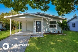 1222 24th Ave W in Palmetto, FL - Building Photo