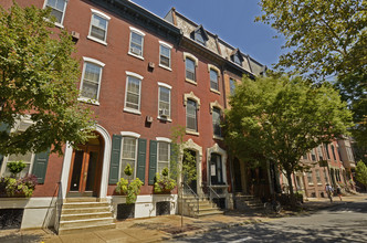 2131 Spruce St in Philadelphia, PA - Building Photo - Building Photo