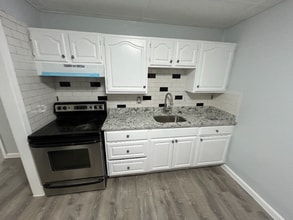 10 Grafton St, Unit 25 in Lawrence, MA - Foto de edificio - Building Photo