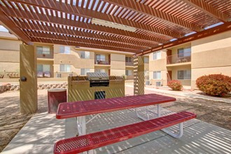 Courtside Apartments in Cottonwood, AZ - Building Photo - Building Photo