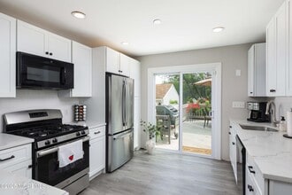87 Ave of Two Rivers in Rumson, NJ - Building Photo - Building Photo