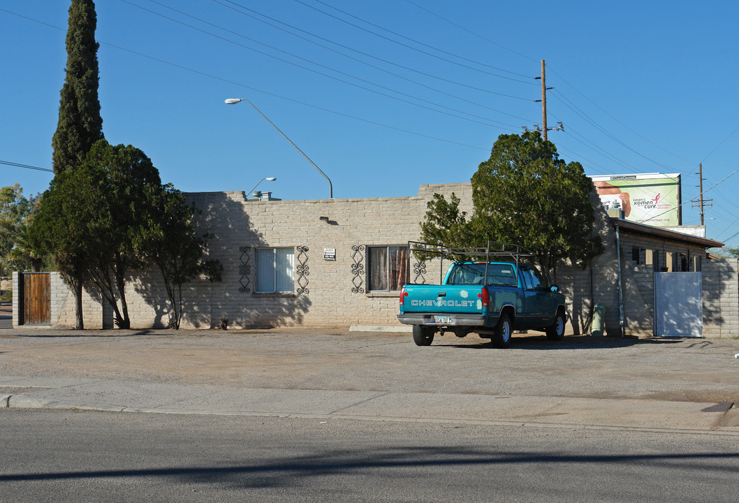 Rosemont 4Plex in Tucson, AZ - Building Photo