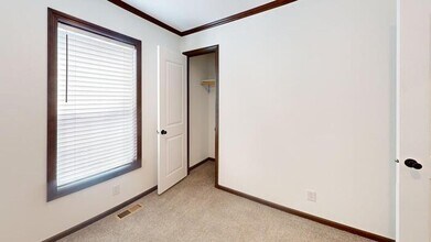 343 Continental Ave in Bismarck, ND - Building Photo - Building Photo
