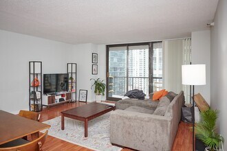 10 E Ontario St, Unit 1409 in Chicago, IL - Building Photo - Building Photo