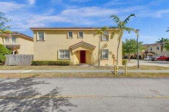 906 SW 149th Ct in Miami, FL - Building Photo - Building Photo