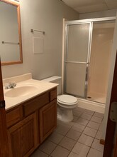 535 E Lacy St in Marshall, MO - Building Photo - Building Photo