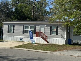 9423 Polak Dr in Tampa, FL - Building Photo