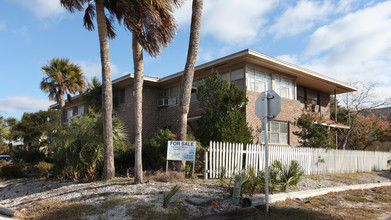 230 South St in Neptune Beach, FL - Building Photo - Building Photo