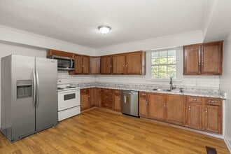 5100 Colemont Dr in Nashville, TN - Foto de edificio - Building Photo