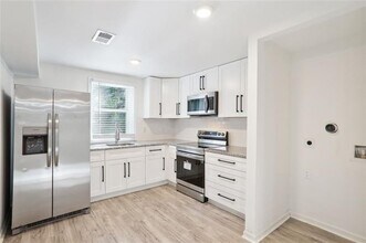 2533 Kelly Lake Rd in Decatur, GA - Building Photo - Building Photo