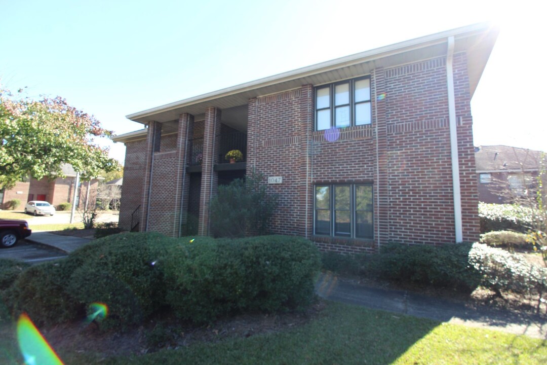 1047 Ancestry Dr in Fayetteville, NC - Building Photo