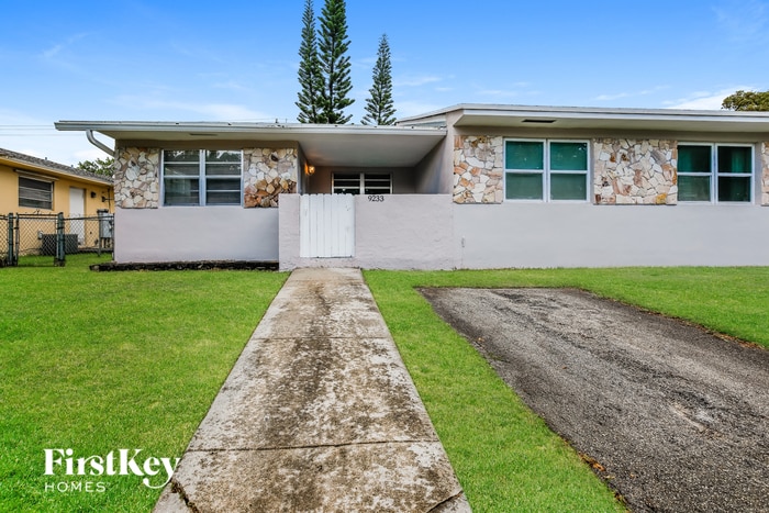 9233 SW 204th Terrace in Cutler Bay, FL - Building Photo