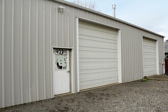 4239 SE 141st Ave in Portland, OR - Building Photo - Building Photo