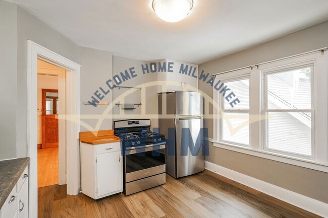 2017 N 57th St in Milwaukee, WI - Building Photo - Building Photo