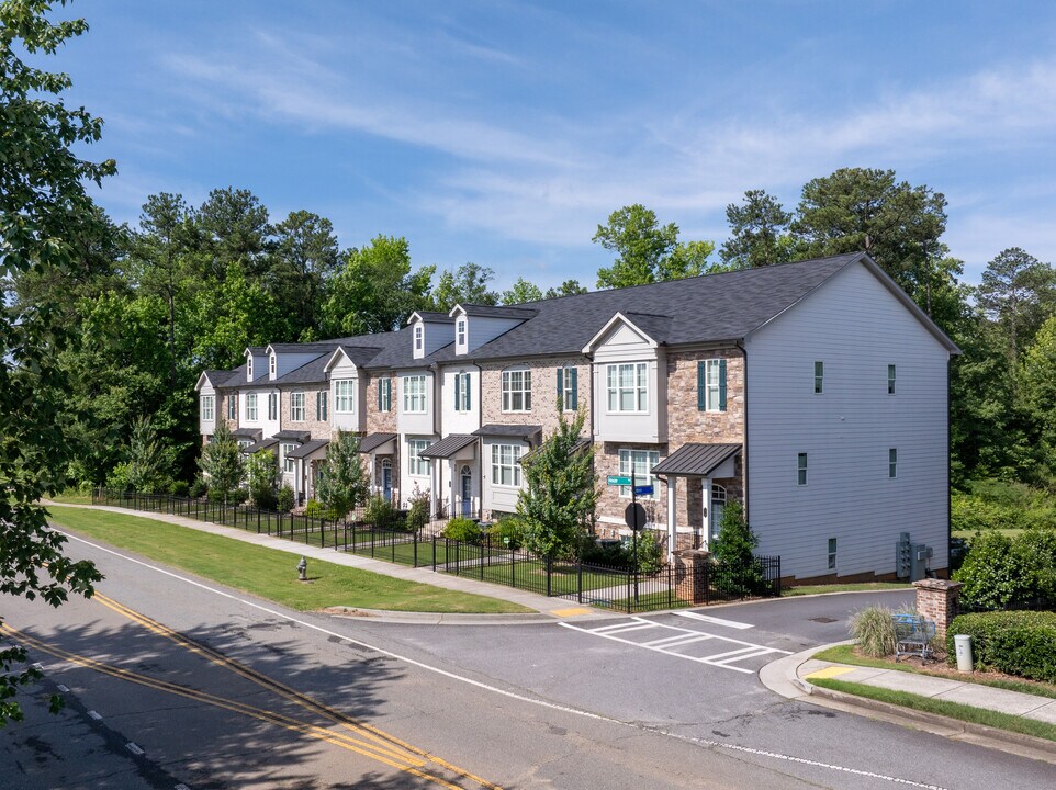 Woodland Pointe Subdivision in Roswell, GA - Building Photo