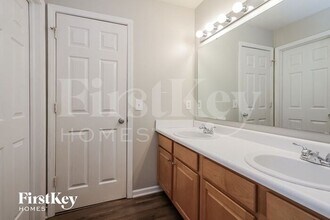 7029 Halifax Ct in Avon, IN - Building Photo - Building Photo