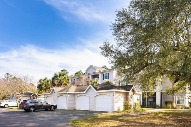 1300 Park W Blvd in Mount Pleasant, SC - Building Photo - Building Photo