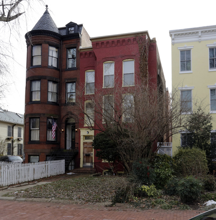 311 E Capitol St SE in Washington, DC - Building Photo