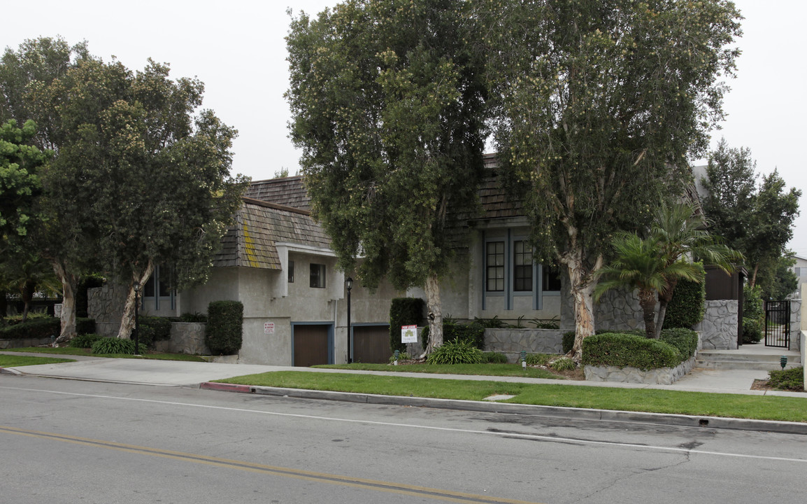 Normandy Villas in Anaheim, CA - Building Photo